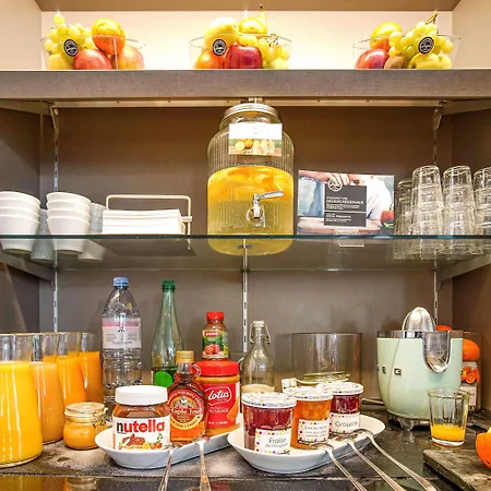 Hotel Mercure Centre Place Bretagne 4*
