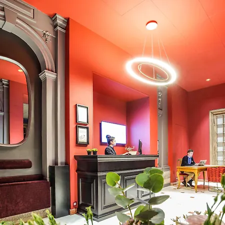 Mercure Centre Place Bretagne 4*