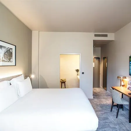 Mercure Centre Place Bretagne Hotel 4*